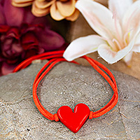 Armband mit Anhänger aus Kunstglas, „My Scarlet Love“ – Armband aus Kunstglas in Herzform mit Anhänger in Scharlachrot
