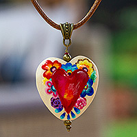 Collar colgante de madera, 'Primaveral Realm' - Collar colgante de madera de pino con temática de corazón floral pintado a mano