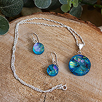 Dichroitisches Kunstglas-Schmuckset, „Cerulean World“ – Rundes himmelblaues dichroitisches Kunstglas-Schmuckset aus Mexiko