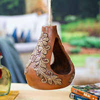 Jardinera colgante de cerámica, 'Mexico's Nature' - Jardinera colgante de cerámica floral pintada a mano en tonos cálidos