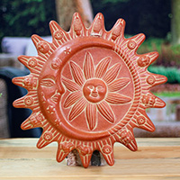 Arte de pared de cerámica, 'Eclipse de primavera' - Arte popular tradicional Arte de pared de cerámica de sol y luna