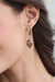 Aretes colgantes de howlite - Pendientes colgantes a Howlite pintados a mano con diseño de mancha marrón
