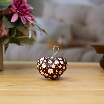 Recycled paper charm, 'Petals & Passion' (large) - Daisy-Themed Large-Size Red and White Recycled Paper Charm