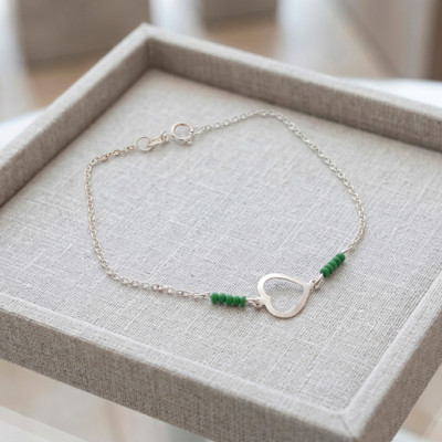 Sterling silver pendant bracelet, 'Green Love' - Cutout Heart Taxco Silver Glass Beaded Pendant Bracelet
