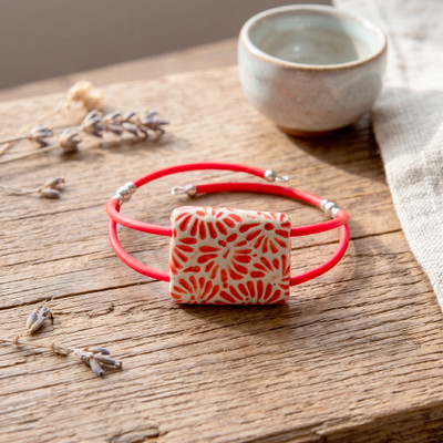 Ceramic pendant bracelet, 'Double Red' - Hand-Painted Ceramic Pendant Bracelet in Red and White Hues