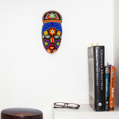 „Jicuri Crown“, Maske - Handgefertigte mexikanische handbestickte Pappmaché-Maske