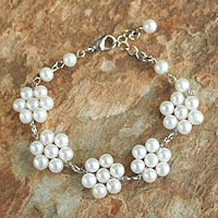 Pearl floral bracelet, Dew-Kissed