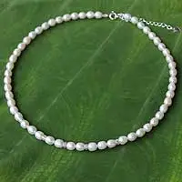 Pearl strand necklace, 'Debutante'