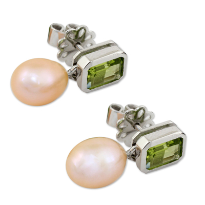Pendientes colgantes de perlas y peridotos - Aretes colgantes de perlas y peridotos