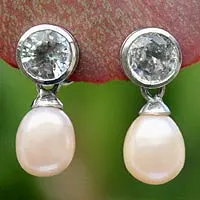 Pendientes colgantes de perlas y topacios blancos, 'Halo Light' - Pendientes colgantes de perlas y topacios blancos