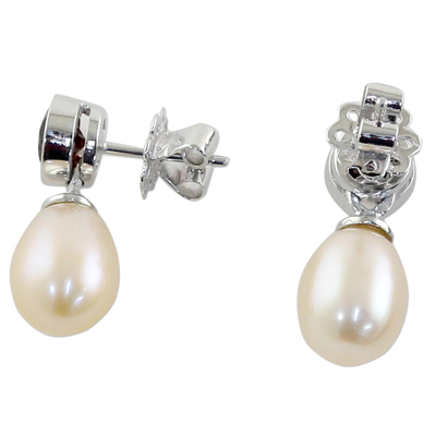 Aretes colgantes de granate y perla cultivada - Aretes de perlas cultivadas y granate hechos a mano
