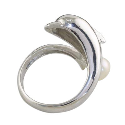 Cultured pearl cocktail ring, 'Dolphin Treasure' - Hand Made Silver and Pearl Cocktail Ring