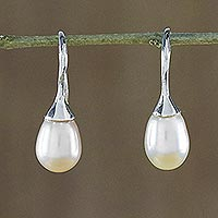 Pendientes colgantes de perlas, 'Rosy Bud' - Pendientes colgantes de perlas de plata esterlina para novias tailandesas