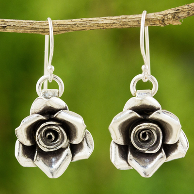 Silberne Blumenohrringe - Handgefertigte florale Ohrhänger aus 950er Silber