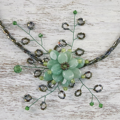 Peridot-Blumen-Halskette - Handgefertigte Quarz-Halskette mit floralen Perlen