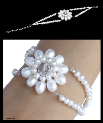 Pearl floral bracelet, 'White Chrysanthemum' - Pearl floral bracelet