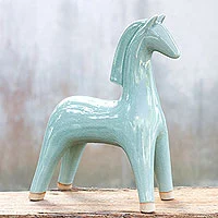 Estatuilla de cerámica Celadon, 'Equino elegante' - Estatuilla de cerámica Celadon