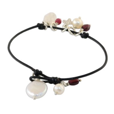 Leather and pearl pendant bracelet, 'Rock Star' - Leather and pearl pendant bracelet