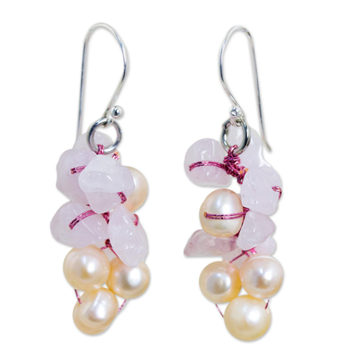 Cluster-Ohrringe aus Perlen und Rosenquarz - Rosenquarz- und Perlenohrringe