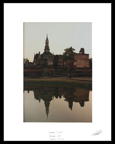 'Sukhothai Sunset' - Fotografía en color del atardecer de un templo de Sukhothai en Tailandia