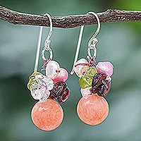 Pendientes cluster de perlas y cuarzo rosa - Aretes colgantes de perlas y cuarzo rosa