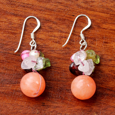 Pendientes cluster de perlas y cuarzo rosa - Aretes colgantes de perlas y cuarzo rosa