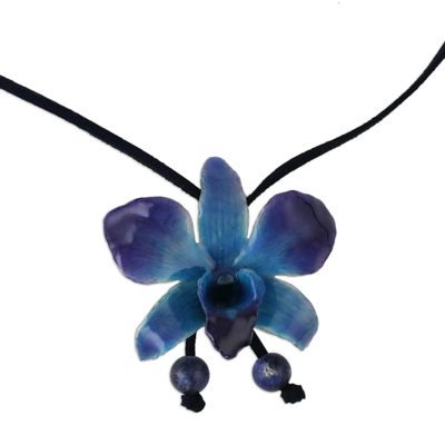 Lange Halskette aus natürlichen Orchideen und Sodalith - Lariat-Halskette mit natürlichen Blumen