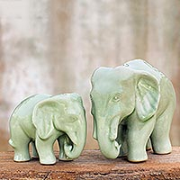 Celadon ceramic statuettes, 'Lovely Family' (pair) - Celadon ceramic statuettes (Pair)