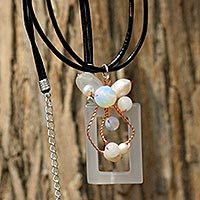 Featured review for Pearl and agate pendant necklace, Balloons