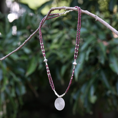 Halskette mit Granat-Anhänger - Handgefertigte Halskette mit Anhänger aus Silber und Granat