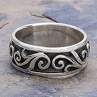 Sterling silver band ring, 'Dreamer' - Hand Made Sterling Silver Ring