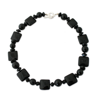 Onyx-Perlenkette, 'Schwarze Lilie'. - Perlen-Onyx-Halskette aus Thailand