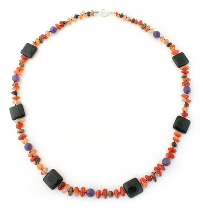 Perlenkette aus Onyx und Amethyst, „Herbstorchidee“ – Perlenkette aus Onyx und Amethyst