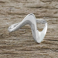 Sterling silver cocktail ring, 'Liberty' - Thai Silver Cocktail Ring
