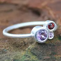 Cocktailring aus Amethyst und Saphir, „Chiang Mai Majesty“ – Cocktailring aus Amethyst und Saphir