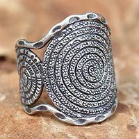 Anillo de cóctel de plata de ley, 'Hill Tribe Moon' - Anillo de banda de plata de ley hecho a mano