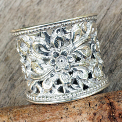 Sterling silver flower ring, 'Mae Ping Jasmine' - Floral Sterling Silver Band Ring from Thailand