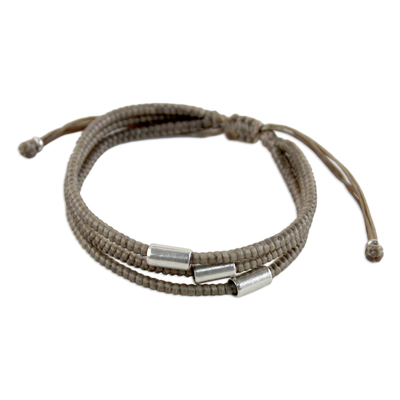 Armband mit silbernem Akzent, „Hill Tribe Friend in Khaki“ – geflochtenes Thai-Silberarmband