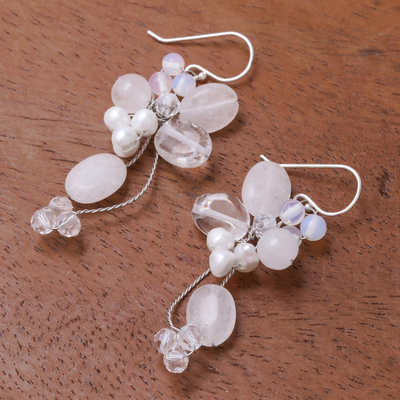 Pendientes de racimo de perlas y cuarzo, 'Radiant Bouquet' - Pendientes colgantes de perlas y cuarzo