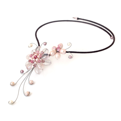 Gargantilla de perlas cultivadas y cuarzo rosa, 'Gorgeous Blossom' - Gargantilla de perlas y cuarzo rosa