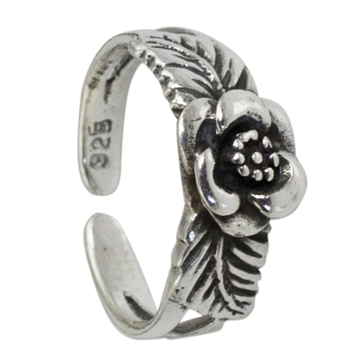 Sterling silver toe ring, 'Chiang Mai Rose' - Handcrafted Floral Sterling Silver Toe Ring from Thailand