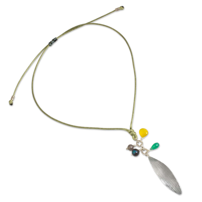 Halskette mit Anhänger aus Silber und Chrysokoll - Halskette aus Silber und mehreren Edelsteinen, handgefertigter Schmuck