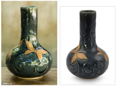 Celadon-Vase - Dunkelgrün glasierte Celadon-Vase, handgefertigt