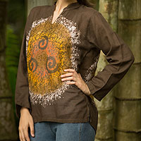 Túnica batik de algodón, 'Magia tailandesa en marrón' - Top de túnica de algodón batik marrón hecho a mano