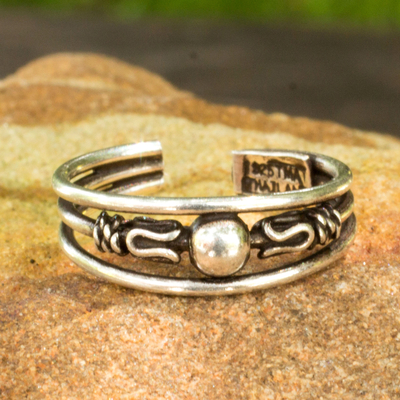 Sterling silver toe ring, 'Moonwalk' - Toe Ring in Sterling Silver Thai Artisan Jewelry