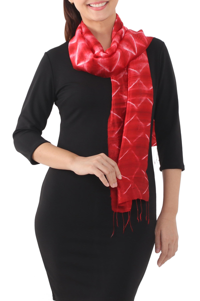 Pañuelo de seda - Bufanda de seda roja con efecto tie dye de Tailandia