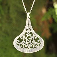 Sterling silver pendant necklace, 'Lanna Dew' - Thai Jewelry Sterling Silver Necklace