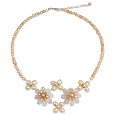 Halskette aus Zuchtperlen und Rosenquarzblüten - Pfirsich-Perlen- und Rosenquarz-Blumen-Schmuck-Halskette