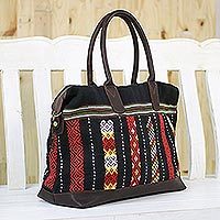 Handtasche aus Baumwolle mit Lederakzent, „Naga Midnight“ – Schultertasche aus Tribal-Baumwolle mit Lederakzent