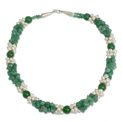 Halskette aus Zuchtperlen - Handgefertigte Halskette aus Perlen und grünem Quarz